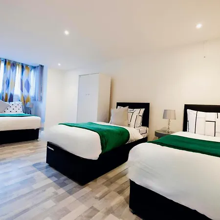 2 Bedrooms -Parking-Very Spacious-Wifi London Exterior photo