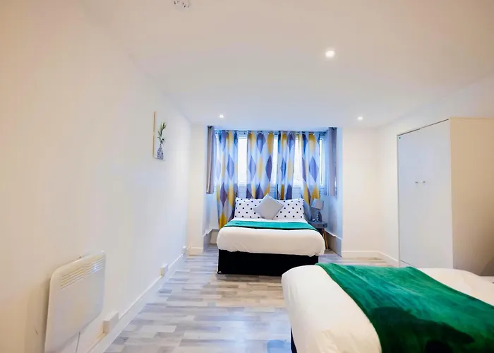 2 Bedrooms -Parking-Very Spacious-Wifi